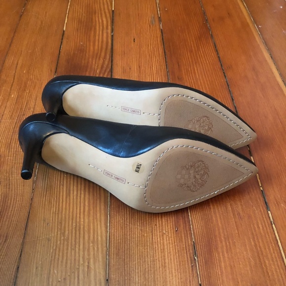 Vince Camuto Black Leather Pump - Picture 6 of 8